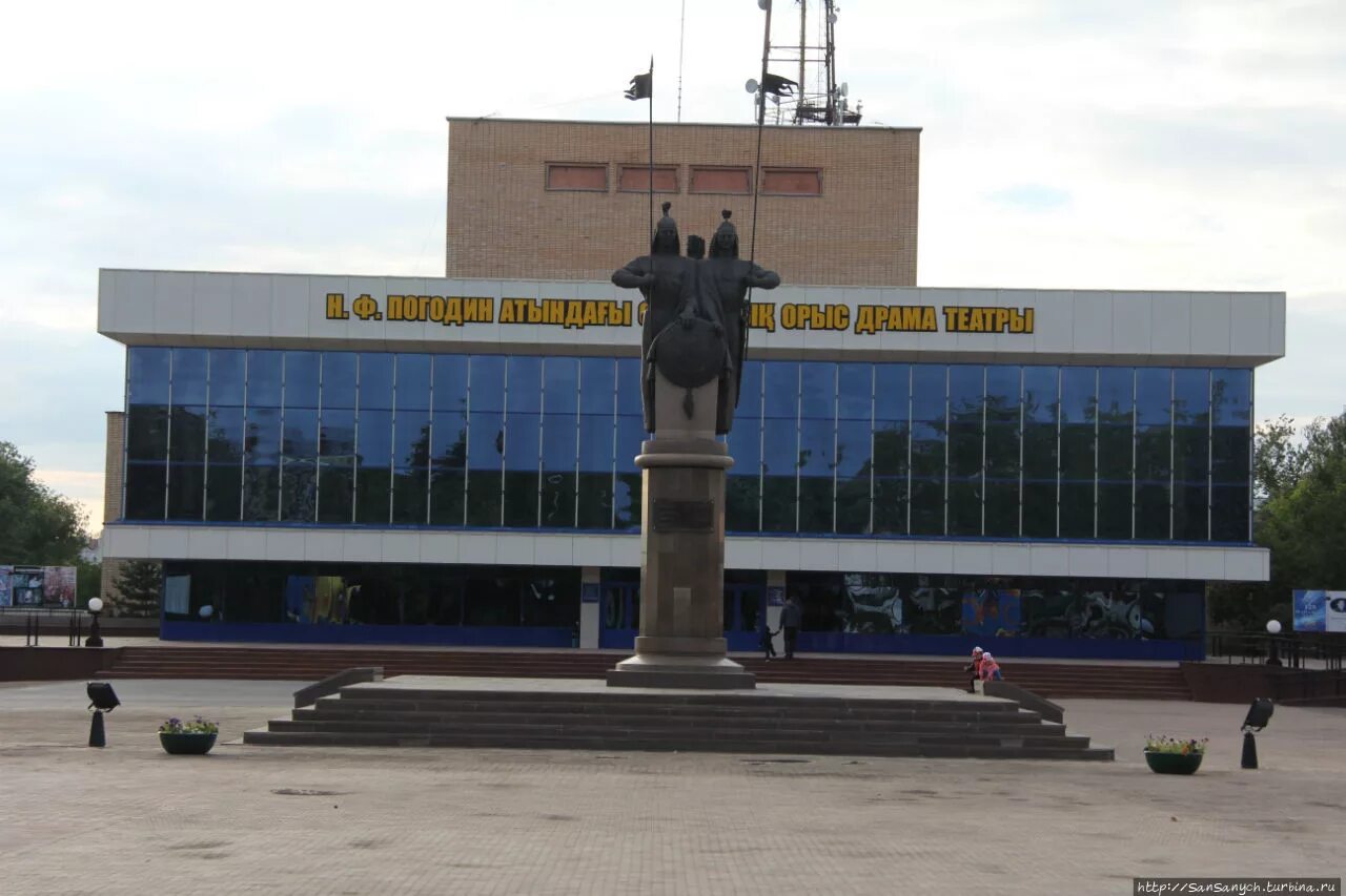 Население петропавловска. Город Петропавловск Северо Казахстанская. Город Петропавловск Северо-Казахстанской области. Казахстан Петропавловск драмтеатр. Северный Казахстан Петропавловск.