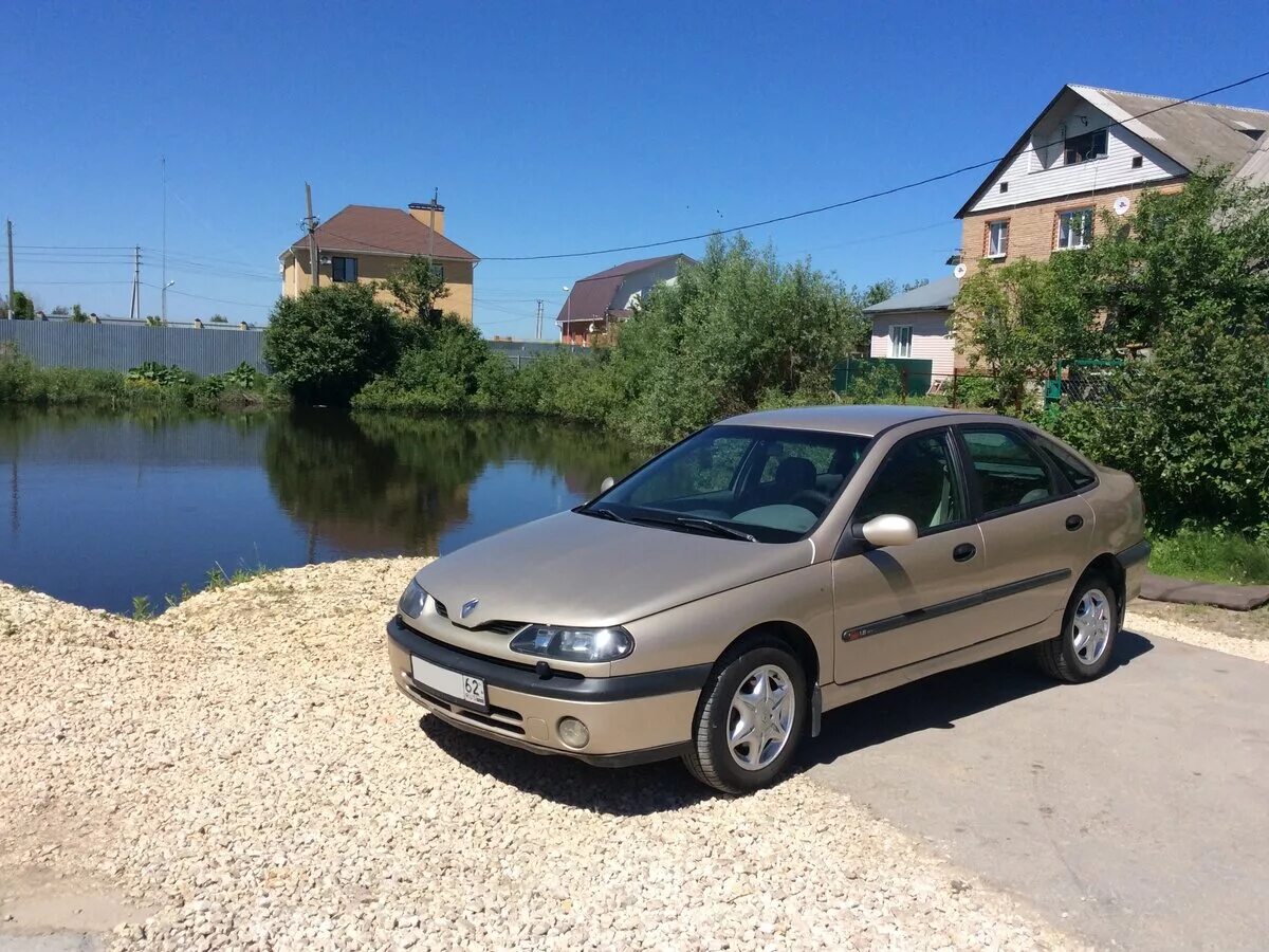 Renault 2000 года. Renault Laguna 2000. Renault Laguna i 2000. Рено Лагуна 1 2000г. Renault Laguna 1 2000.