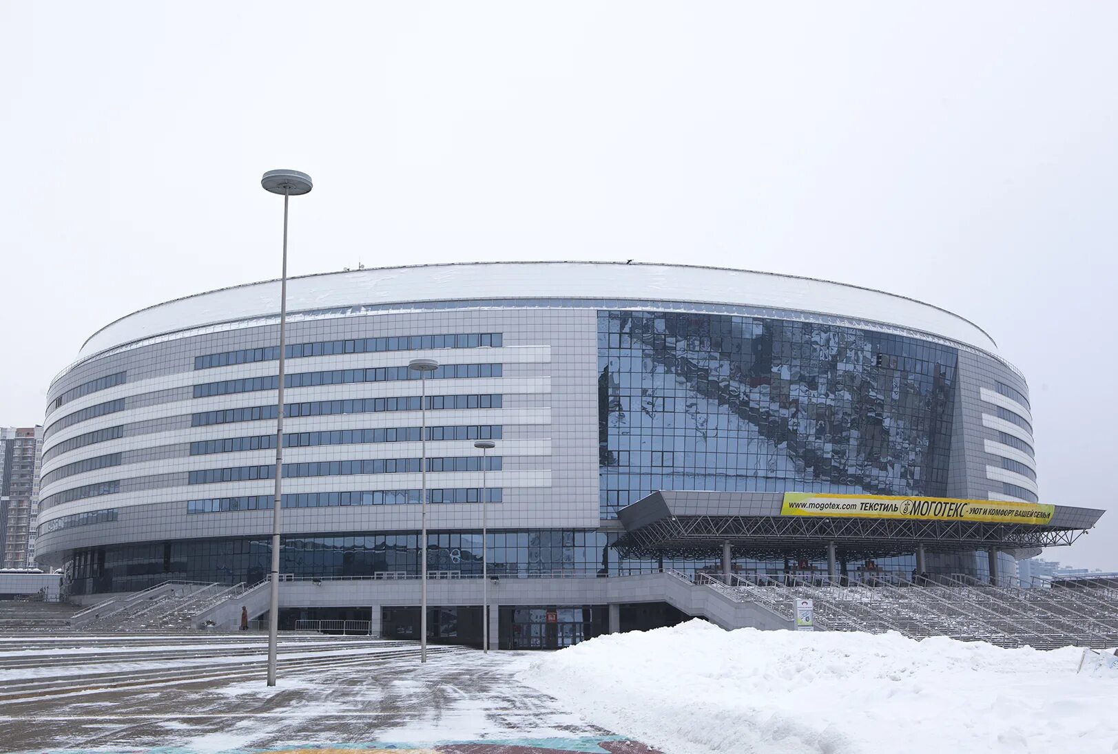 Где находится минск арена. Минск арена минск. вантовое покрытие минск-арена. шайба стадион минск-. минск арена уродство.