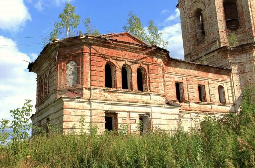 Богоявленский храм тобольск. Лема кировская область. Церковь покрова на лузе. Лема кировская область. Лема кировская область.