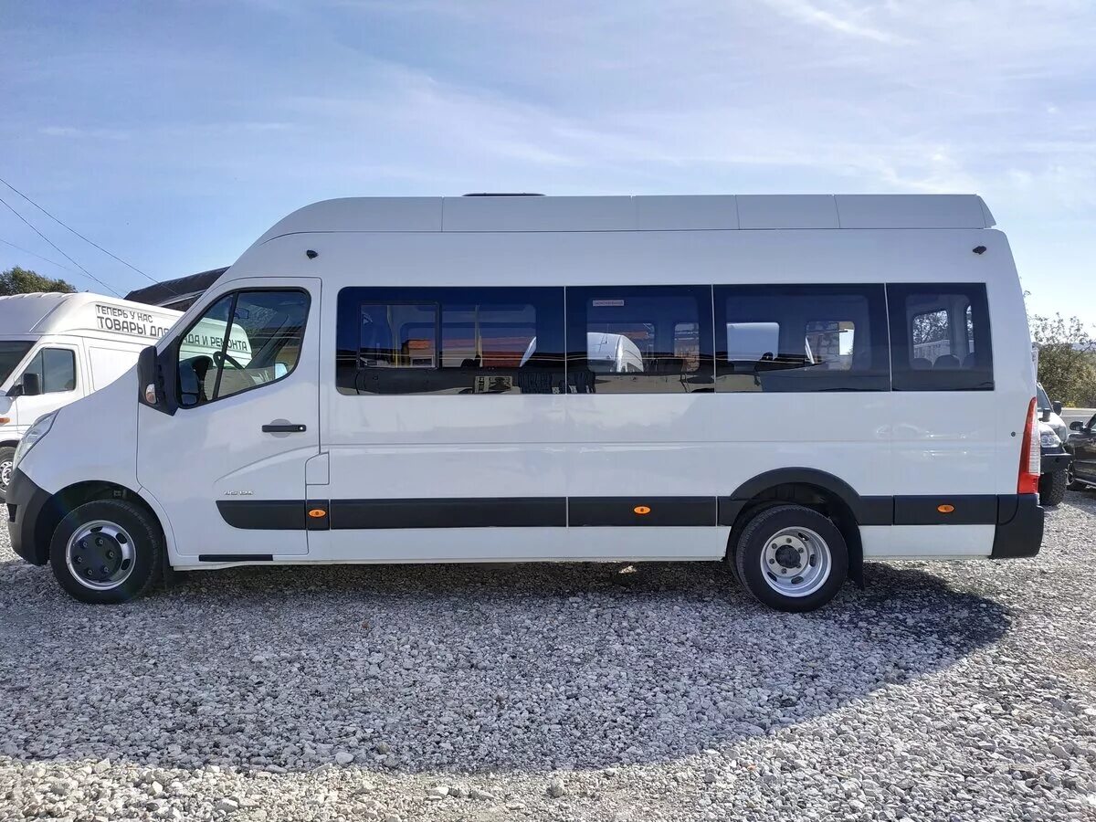 Купить рено пассажирский. Renault Master пассажирский. Рено мастер автобус пассажирский. Автобус Рено мастер 22 места. Renault Master 20 мест.