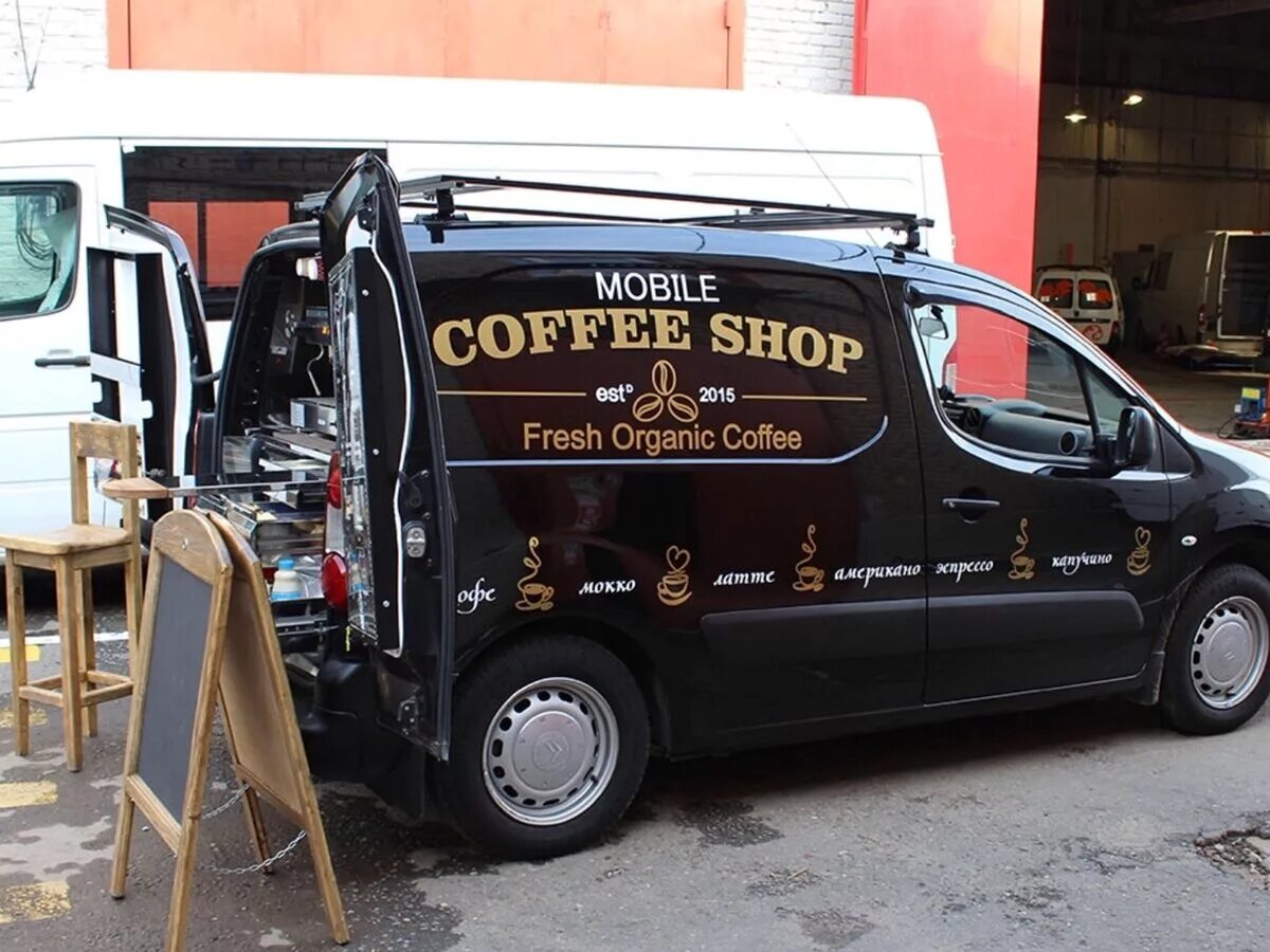 машина с кофейным аппаратом. кофемобиль lada largus. Coffee автомобиль. мобильная кофейня на колесах. машина кофейня на колесах.