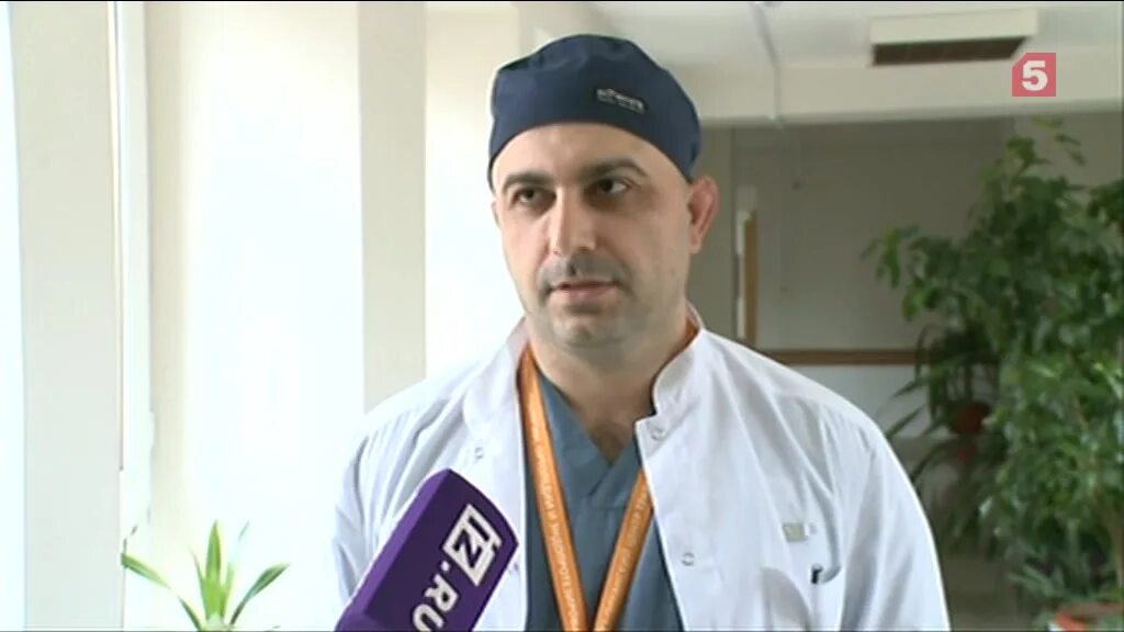 Аяз ахмедов нейрохирург. Аяз ахмед. Насип алипбеков. Эстетика врача нейрохирурга. Врач бадави ахмед кайедович.