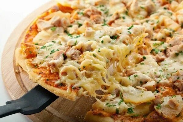 Пицца с курицей фото Пицца с доставкой в Тольятти : Цыплёнок Пармеджано