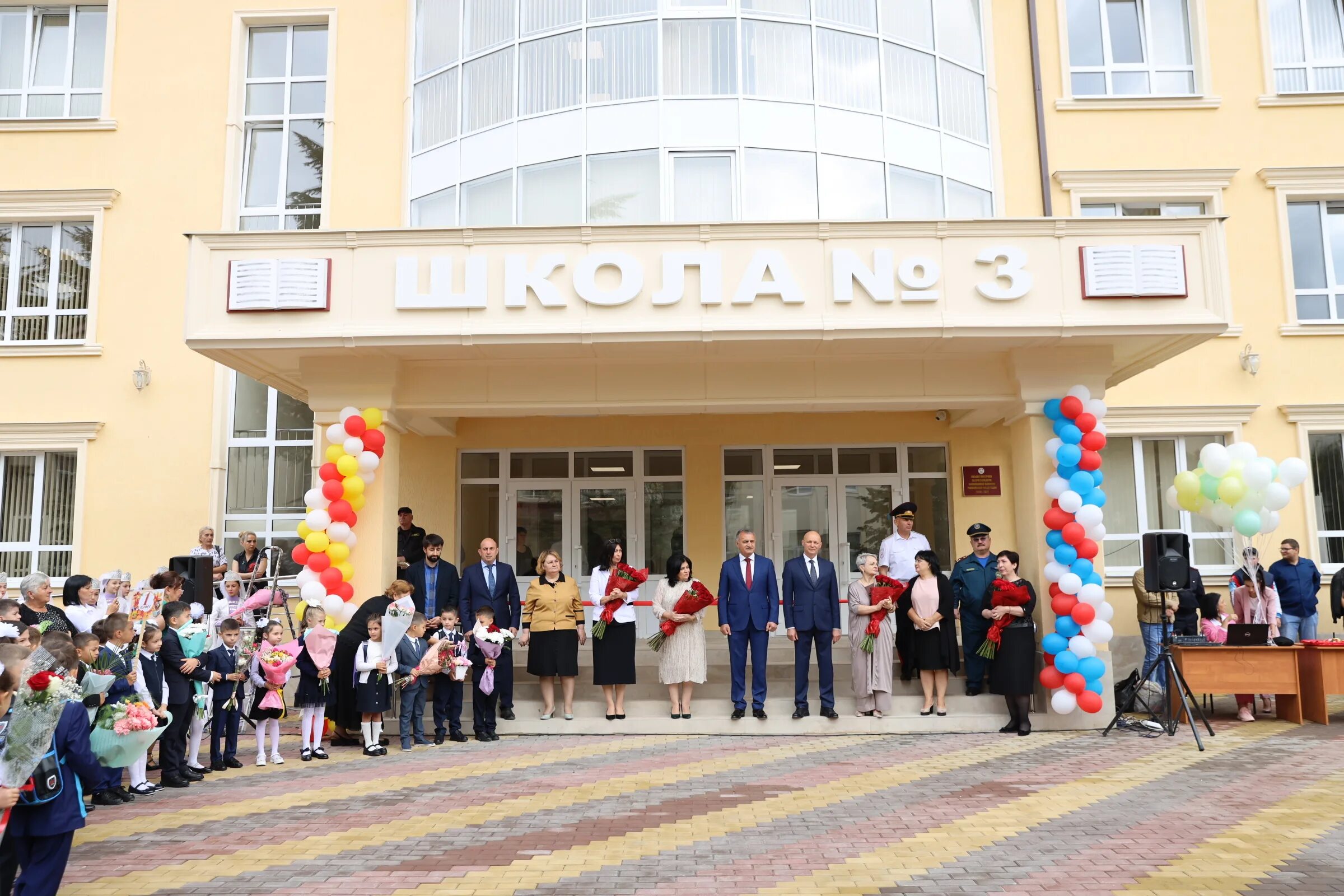 Школа 25 люберцы. 25 школы город киров\. Открытие 25 школы. Школа в чистых прудах киров. Цхинвал школа.