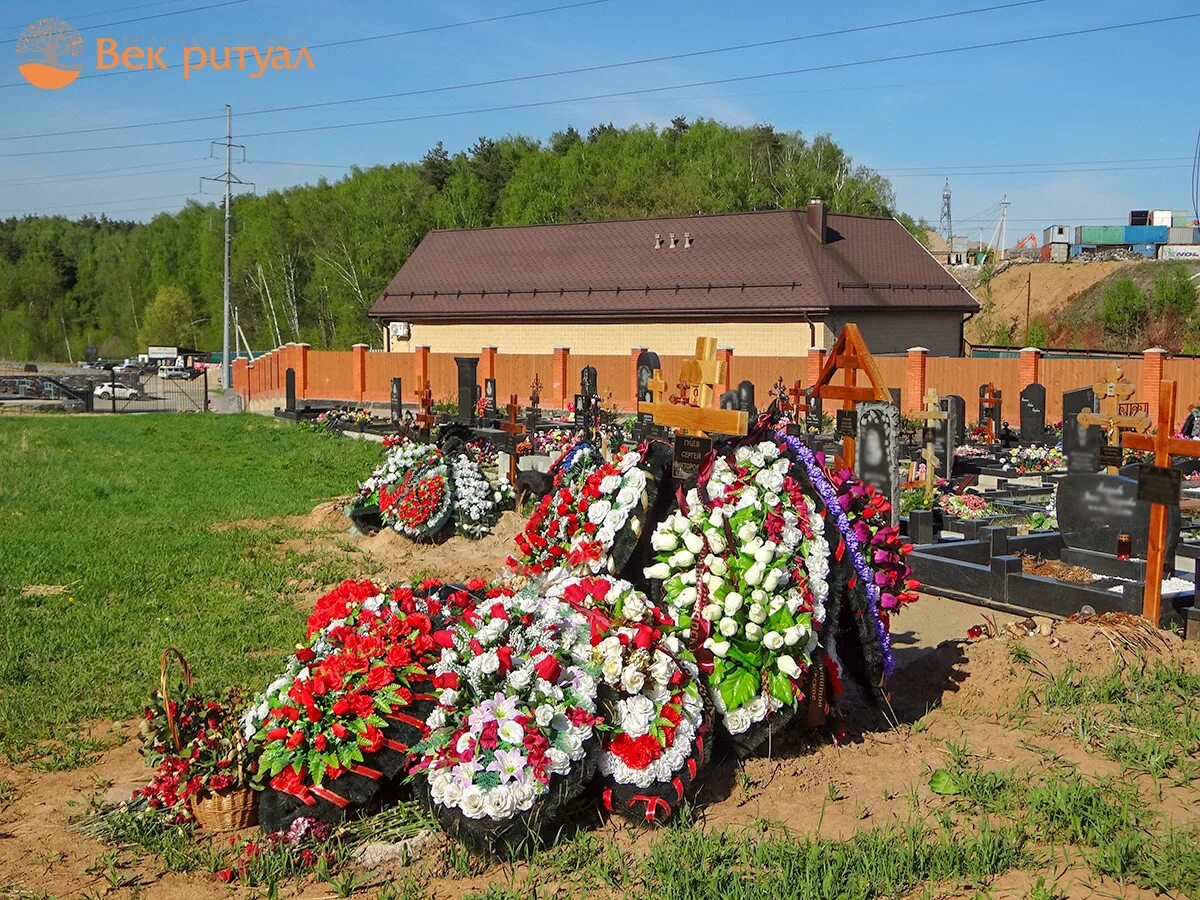 Горкинское кладбище памятники. Горкинское кладбище памятники. Горкинское кладбище мусульманский участок. Горкинское кладбище. Булатниковское кладбище памятники.