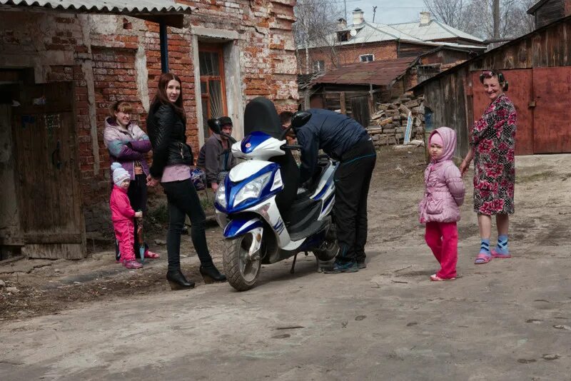 Погода в гусь хрустальном владимирской области. Жители города Гусь Хрустальный. Гусь Хрустальный население. Жители Гусь Хрустального называются. Знаменитые личности Гусь Хрустального района.