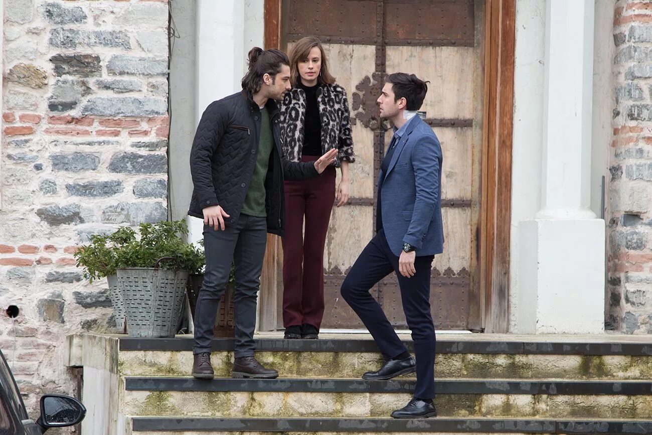 Господа фазилет и ее дочери турецкий сериал. Фазилет и ее дочери турецкий описание. Мелисса донгель фазилет. Фазилет и ее дочери турецкий описание. Турецкий сериал сестры фазилет.