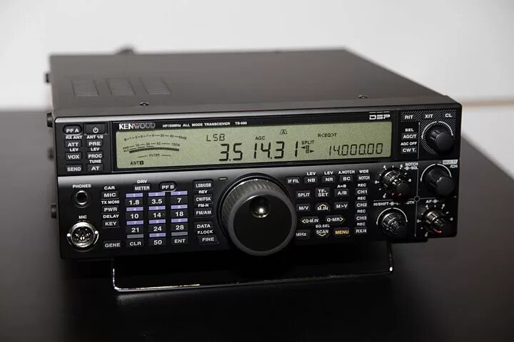 Кв трансивер колибри. Кенвуд тс 870. Кенвуд 590 трансивер. Kenwood ts-620s. Кв трансивер kenwood.