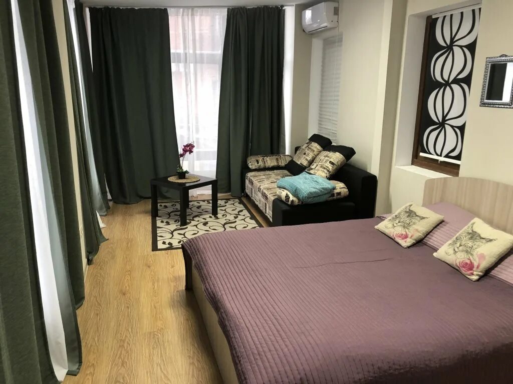 Хостел дом вказань кот на крыши. Гостиница кот на крыше казань. Крыша общежития. Крыша общежития. Хостел кот.