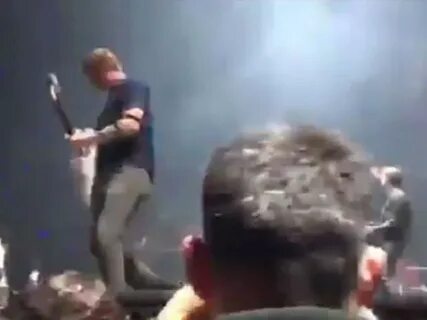 Песня ударила любовь по голове