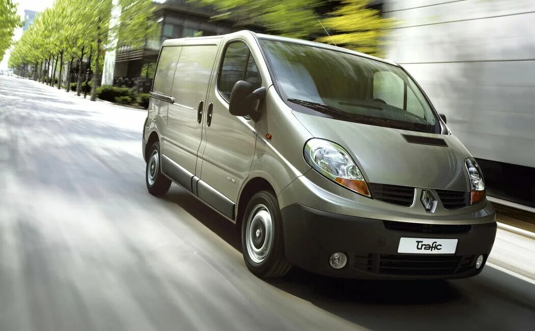 Купить б/у Renault Trafic II Рестайлинг 2.0d MT (90 л.с.) дизель механика в Кали