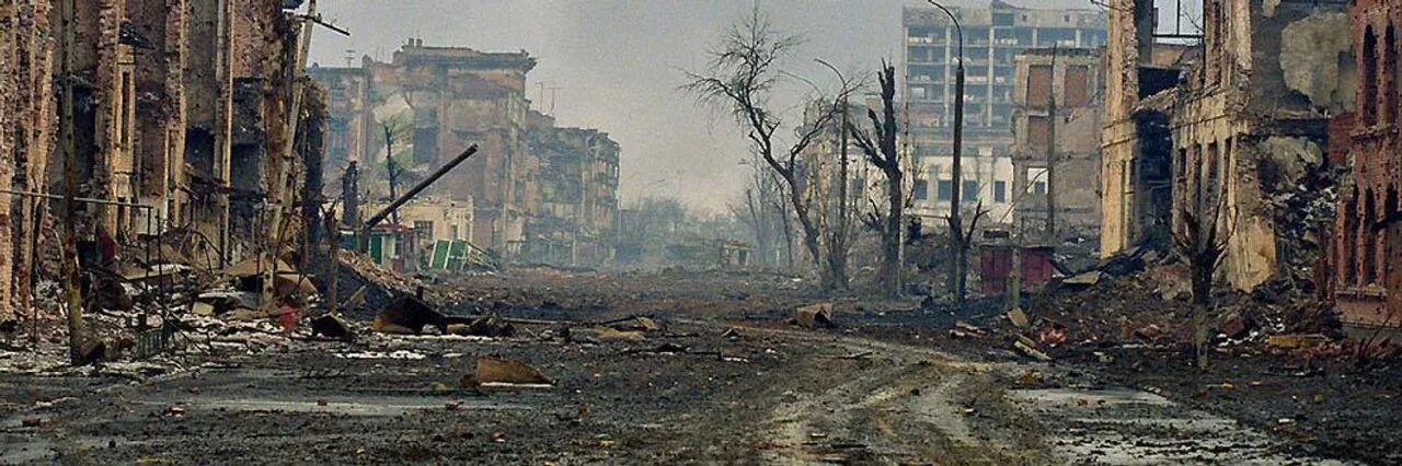 Площадь минутка грозный 2022. Чеченская республика город грозный 1950-2021. Проспект орджоникидзе грозный 1995. Чечня грозный 1996 и сейчас. Грозный после войны и сейчас.