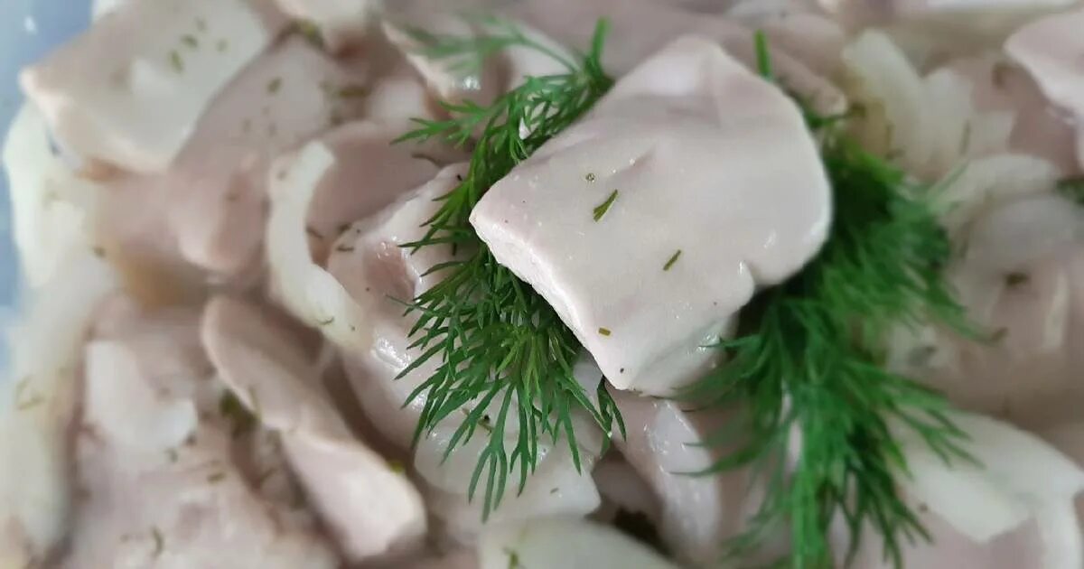 Горбуша соленая. Как посолить молоки горбуши быстро. Как посолить молоки горбуши быстро. Намазка из малосольной семги. Малосольная горбуша в рассоле.