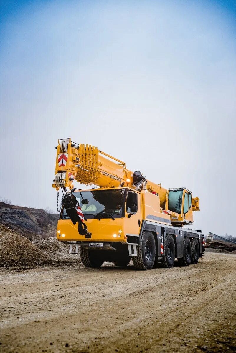 автокран liebherr ltm 1160 160 тонн. 1. автокран liebherr 90 тонн. Liebherr ltm-1160 -160 тонн. услуги автокрана 160 тонн arendaspetstekh арендаспетстекх.
