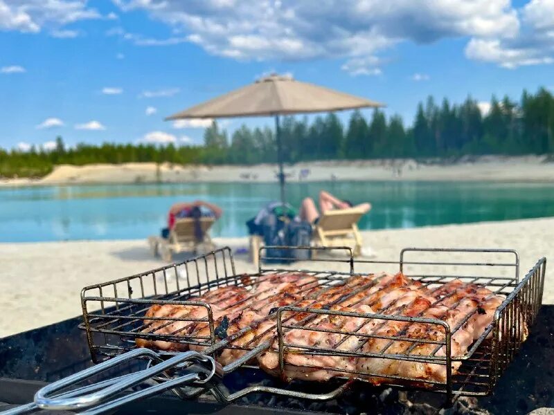 Шашлык на мангале. Солнечный остров приправы. Шашлык с дымком. Солнце шашлык с доставкой на дом. Солнце шашлык с доставкой на дом.