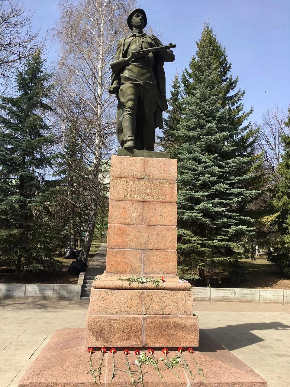 Памятник александру матросову. Памятник александру матросову