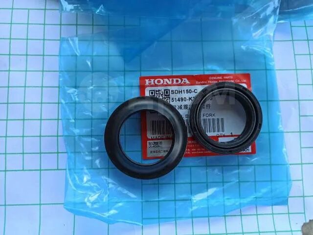 Сальники вилки 48. Сальники на вилку forsage 450. Размер сальника вилки honda x4. 7x9. Сальники вилки 48.