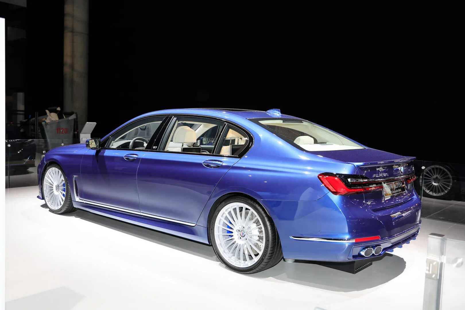 Альпина 2019. Alpina b7 2025. бмв альпина б7. bmw 7 alpina b7 2025. alpina b7 2019.
