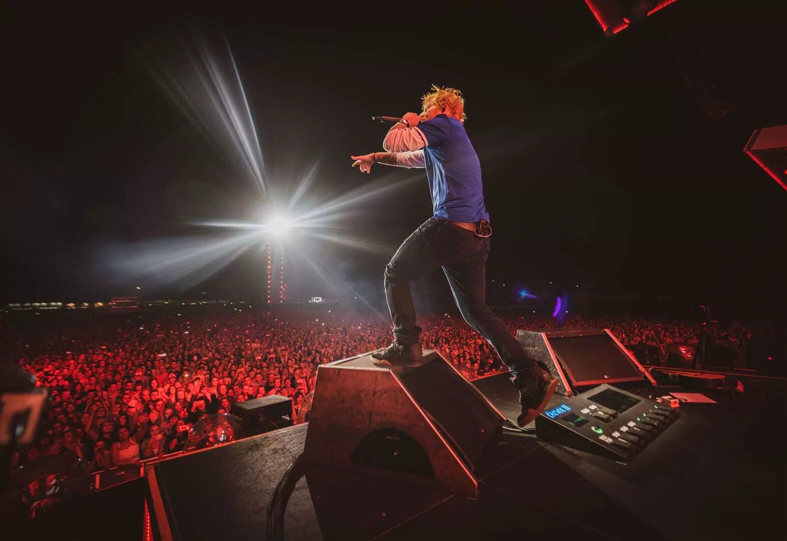 V live. Ah! kosmos. Логотип vlive. Vlive. The national ntl.