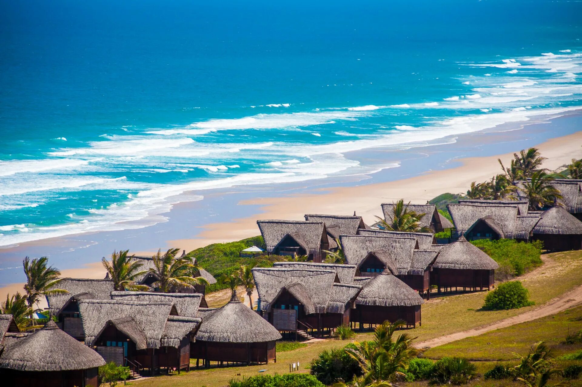 Красивая страна африки. Мозамбик Мапуту пляж. Киримба Мозамбик. Мозамбик курорты. Республика Мозамбик.