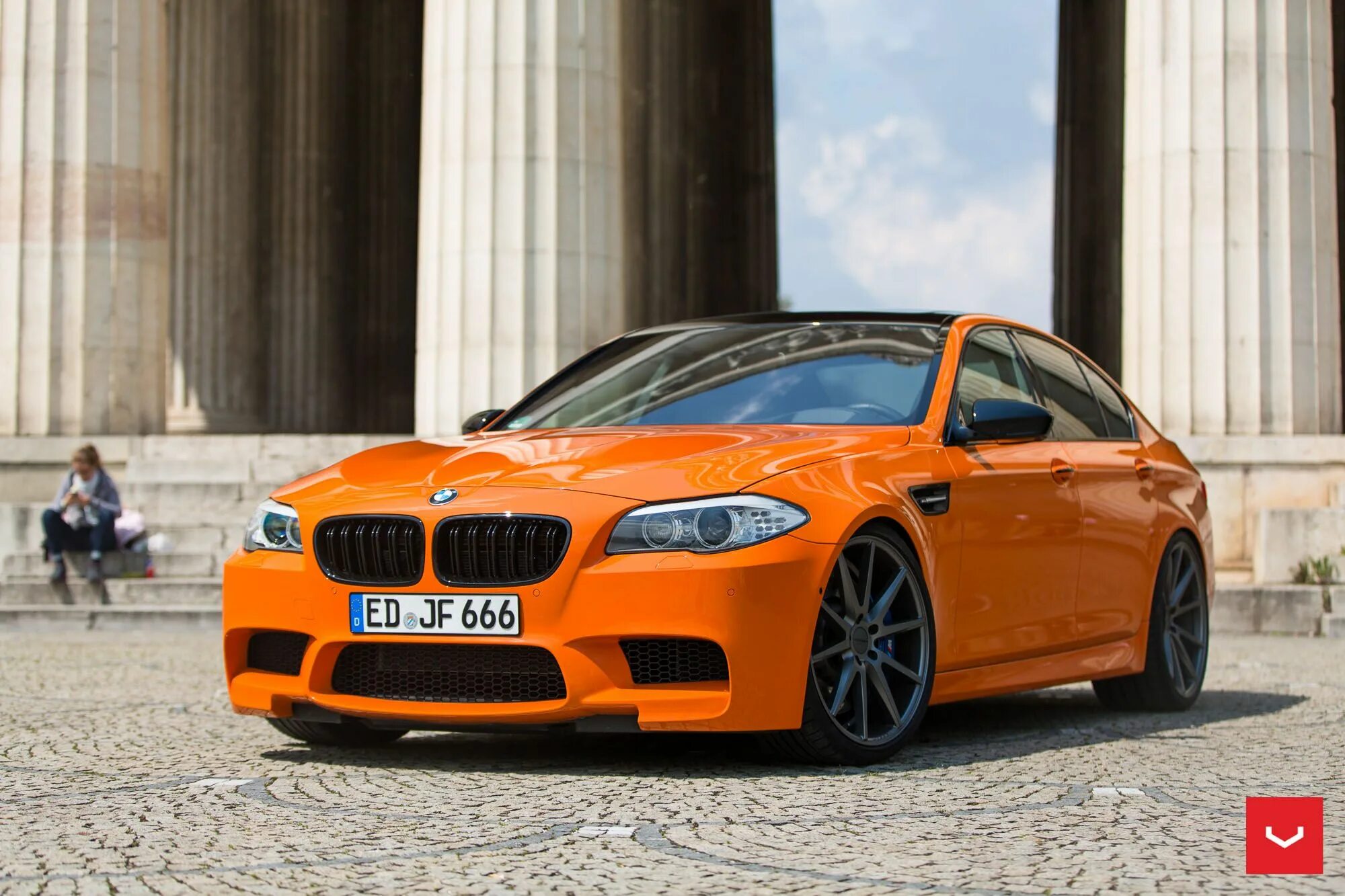 М 5 аска. BMW m5 f10 Orange. BMW m5 f10 оранжевая. BMW m5 f10 Orange Metallic. BMW f10 m.