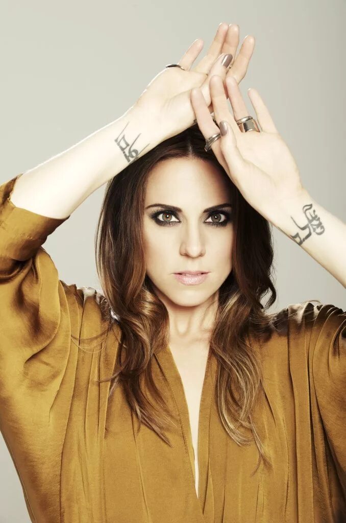 Melanie c i. Мелани чисхолм. melanie c мелани чисхолм. мелани си 2025. мэл си певица.