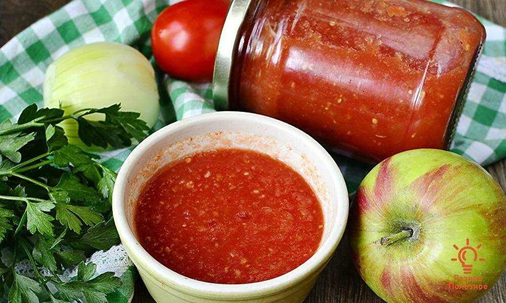 Соус на зиму из помидор очень вкусный. Томатно яблочный соус. кетчуп из помидоров. кетчуп с яблоками. кетчуп из помидоров и яблок.