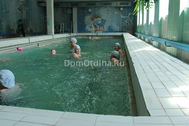 Бассейн в аксаково березовая роща. Детский лагерь березовая роща. Бассейн дельфин энергетик. Лагерь берёзовая роща ивановская. Берёзовая роща санаторий ржд.