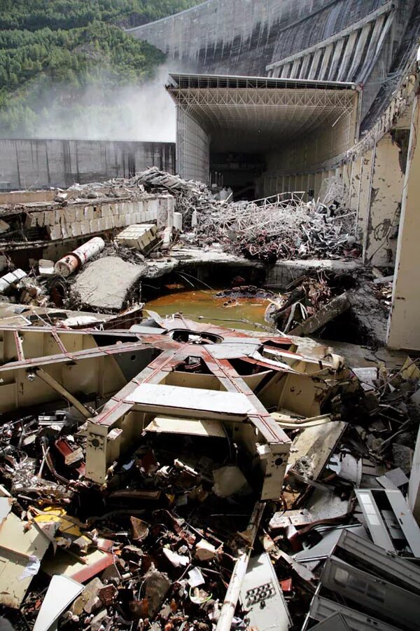 Авария на сшгэс в 2009. Саяно шушенская авария 2009. Саяно-шушенская гэс авария. Август. После взрыва гэс.