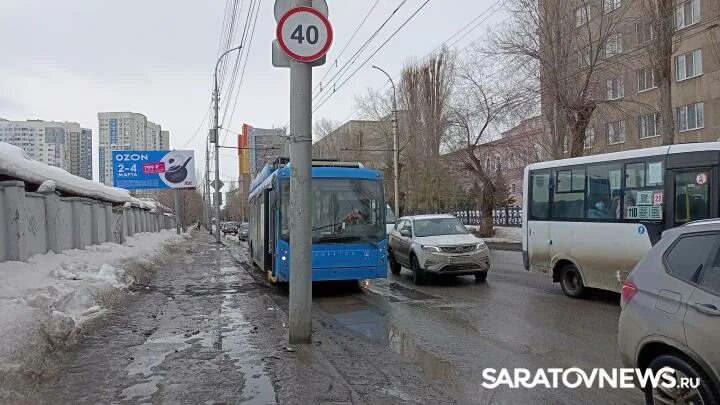 Камера в чернышевском. Троллейбус 16 Саратов. Веб камера Саратов Чернышевского. Обесточка троллейбус. Троллейбус 4 Саратов.