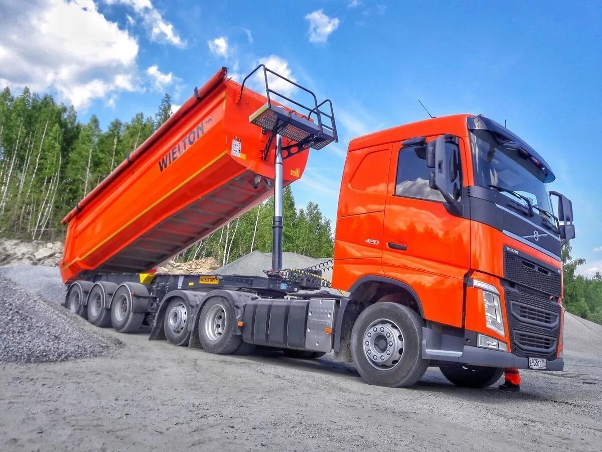 Машина 25 тонн. Тонар 40 тн Вольво. Вольво Тонар большегруз. Volvo FH Тонар. Grunwald Тонар Вольво.