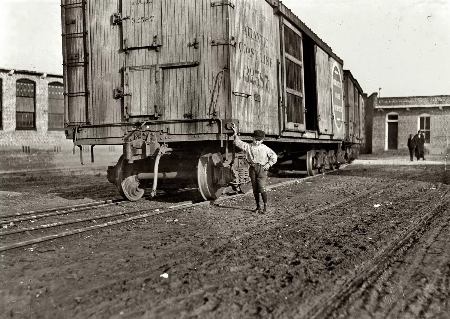 Весь вагон радовался моей. Железные дороги Америки 1900 год. Контрабандисты Америка 19 век. Склад США 20 век. Контрабандисты 20-го века вагоны.