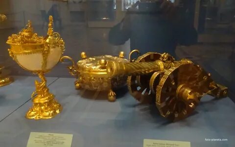 Сколько экспонатов было вывезено из эрмитажа