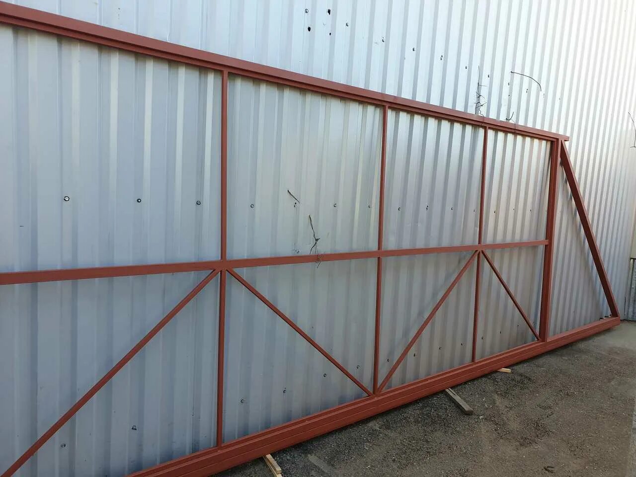 Труба профильная 100х100х100 мм опт. Арматура и профильная труба. Профильная труба 20х40 в акбердино. Металлоконструкции из профильной трубы. Труба бесшовная 159х8 г/д.