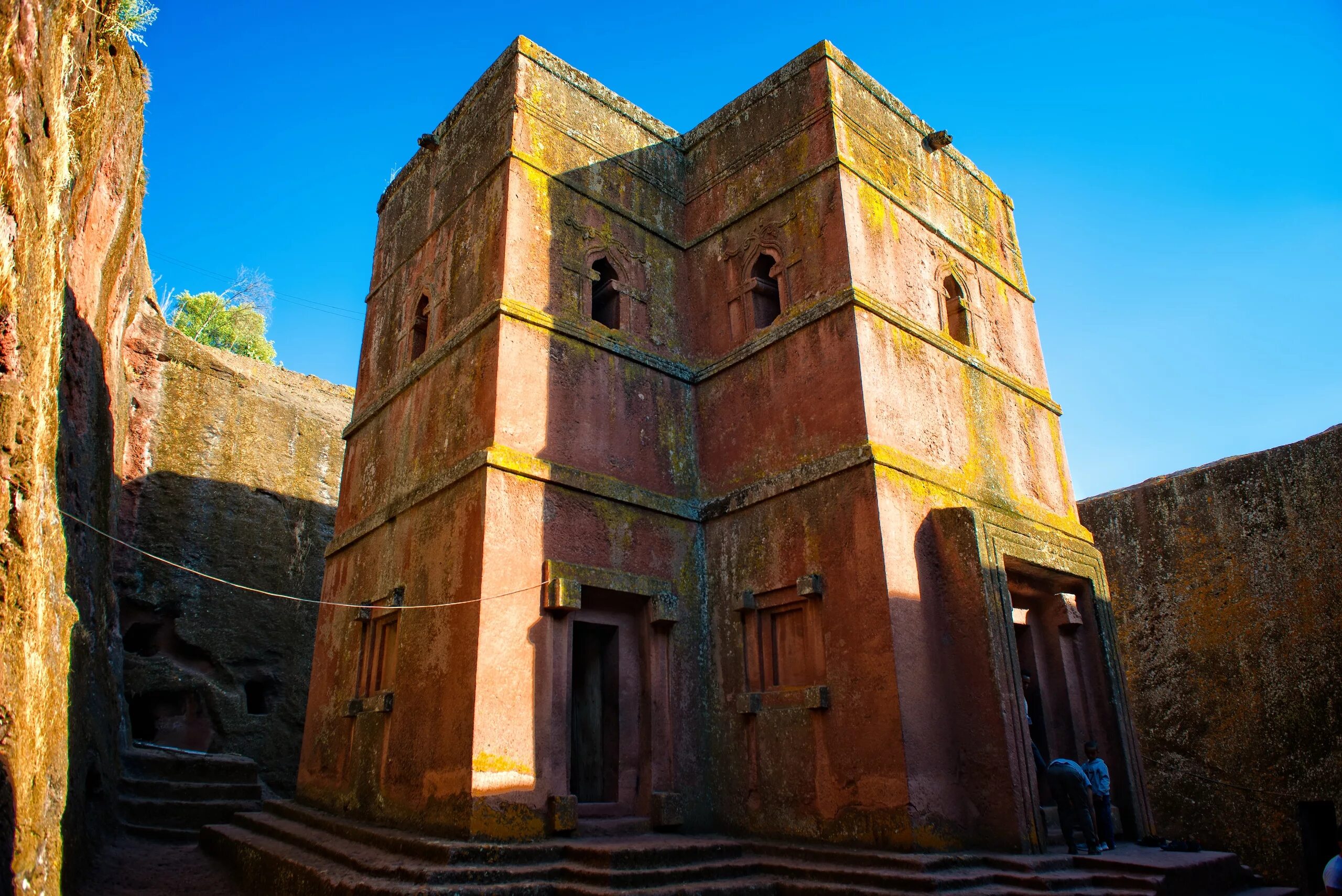 Храм святого георгия лалибэла. Эфиопия церковь. Церковь святого георгия в лалибэле эфиопия. Церковь святого георгия лалибэла эфиопия. Лалибела церковь святого георгия.