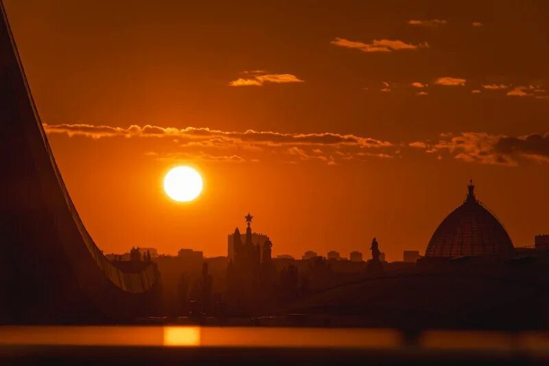 Атомный закат солнца. Nuclear sunset. Обои на рабочий стол красный закат. Ядерный закат. Красивое солнце.