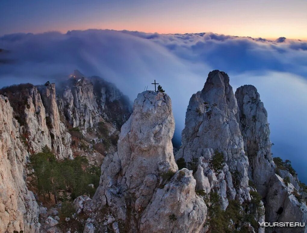 Ай буде. Гора АЙПЕТРИ В Крыму. Зубцы ай Петри. Ялта гора ай-Петри высота. Гора ай-Петри в Крыму фото.