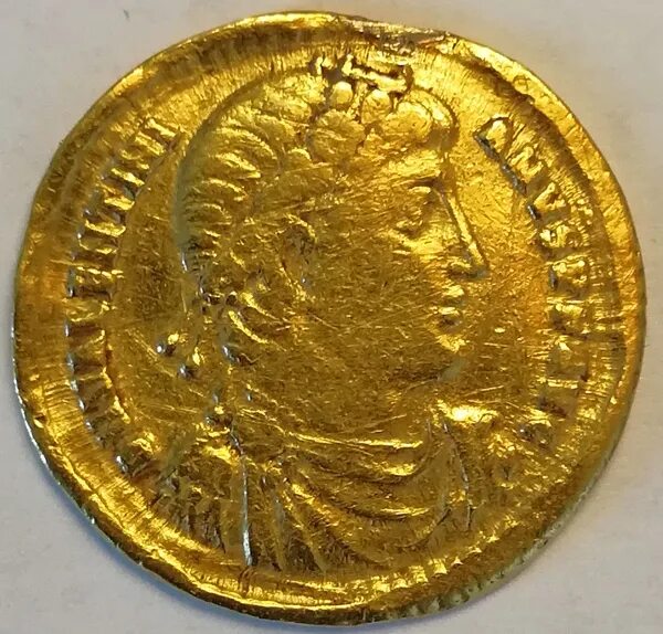 Римские золотые монеты 5 века нашей эры. Золотой дукат австро венгрия. За 4 золотых монеты. Золотой рубль. За 4 золотых монеты.