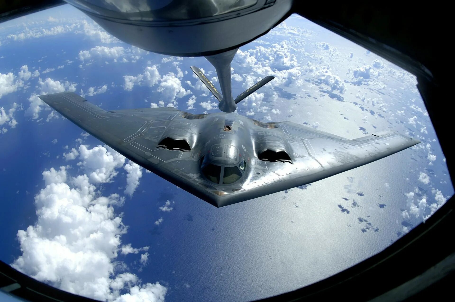 Истребитель b2. B-2 Spirit: стелс-бомбардировщик. Самолёт b2 Spirit. Northrop Grumman b-2 Spirit. Самолет б 2 спирит.