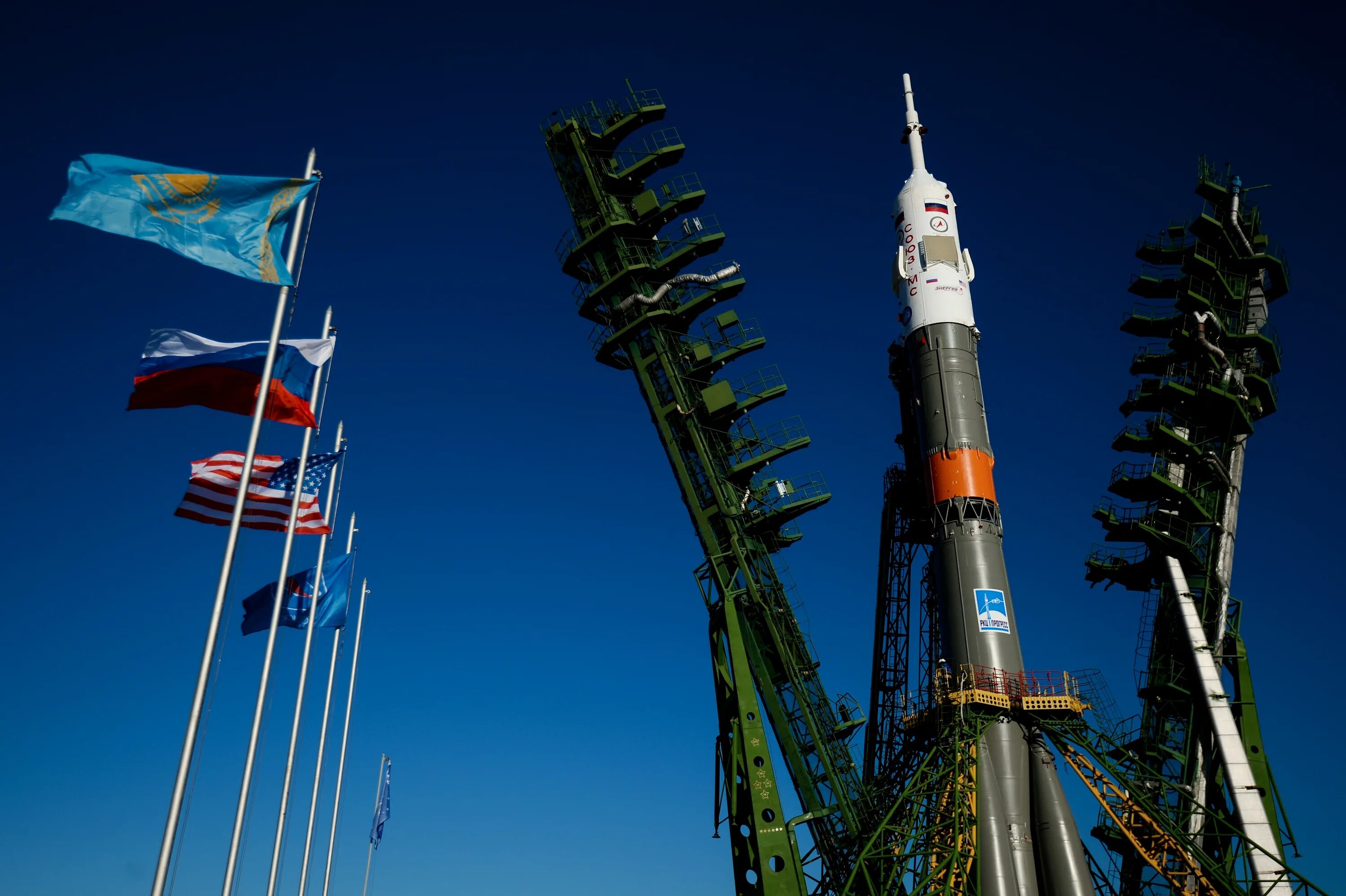 Достижения в космосе нашей страны. Космодром «Байконур» (Казахстан). Казахстан космонавт космонавт Казахстан Байконур. Космическая ракета. Космодром в Казахстане.