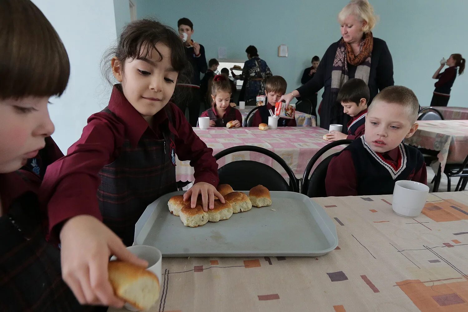 Дети учатся в интернате