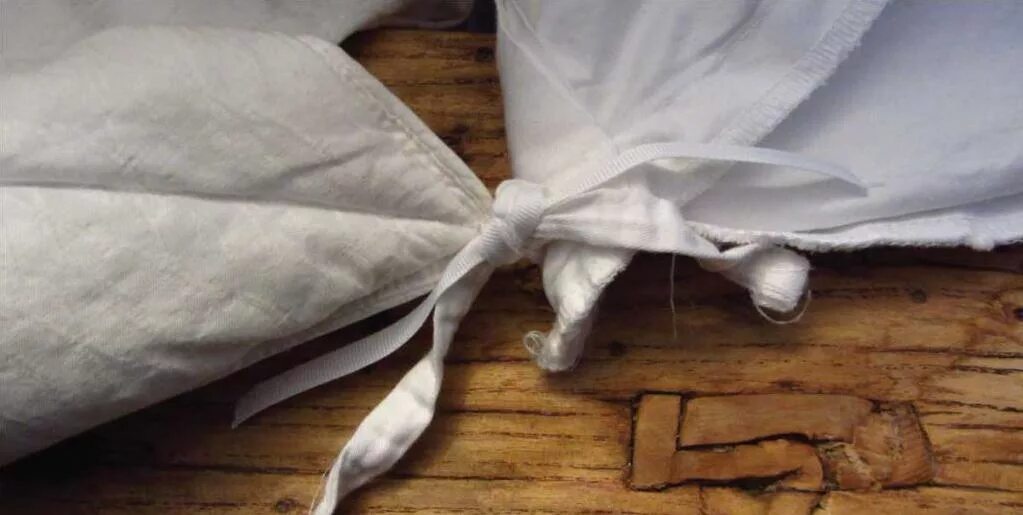 Пододеяльник с завязками для одеяла. Петельки для одеяла. Одеяло с вшитым пододеяльником. Пододеяльник с завязками для одеяла. Держатель для одеяла и пододеяльника.