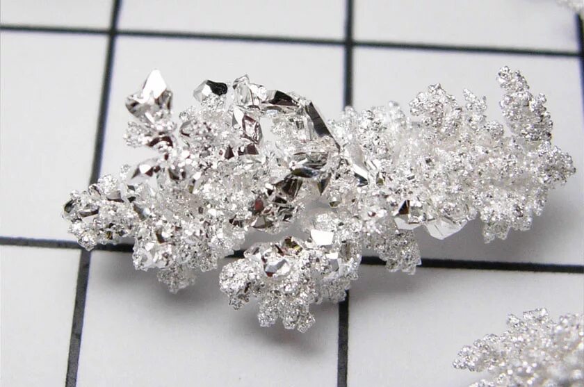 Какие металлы серебристого белого цвета. Серебро / Argentum (AG). Серебро химия. Серебро металл химия. Серебро драгоценный металл.