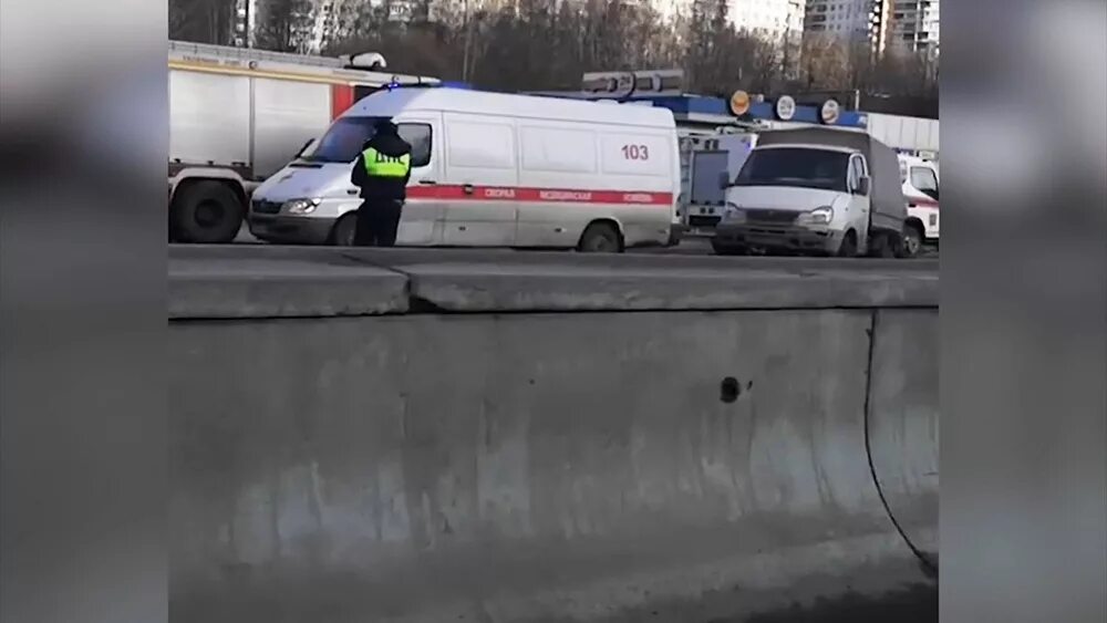 Сегодняшняя авария на мкаде. Codd дтп на мкад. Мкад можайское шоссе дтп. Машина перевернулась на мкаде вчера. Дтп на мкаде в москве 3.