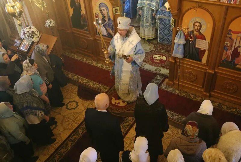 Храм сретения господня площадь новаторов 1а фото. Сретенский храм рязань. храм сретения господня рязань. рязань церковь сретения на московском. церковь на московском рязань сретение господне.