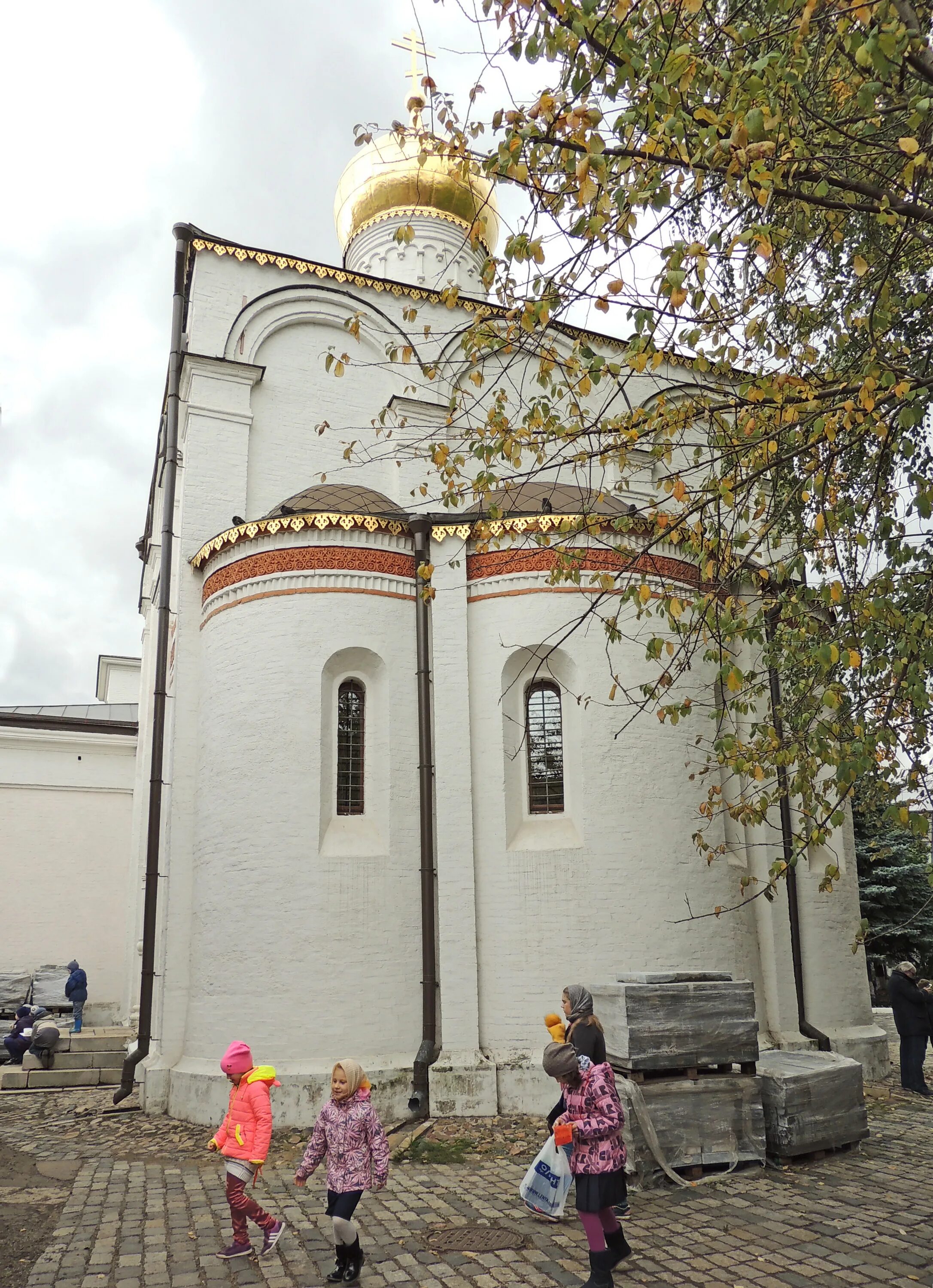 Богородицы в старом симонове. Тихвинский храм автозаводская. храм на автозаводской симоновский. церковь рождества богородицы на автозаводской. старое симоново храм рождества пресвятой богородицы.