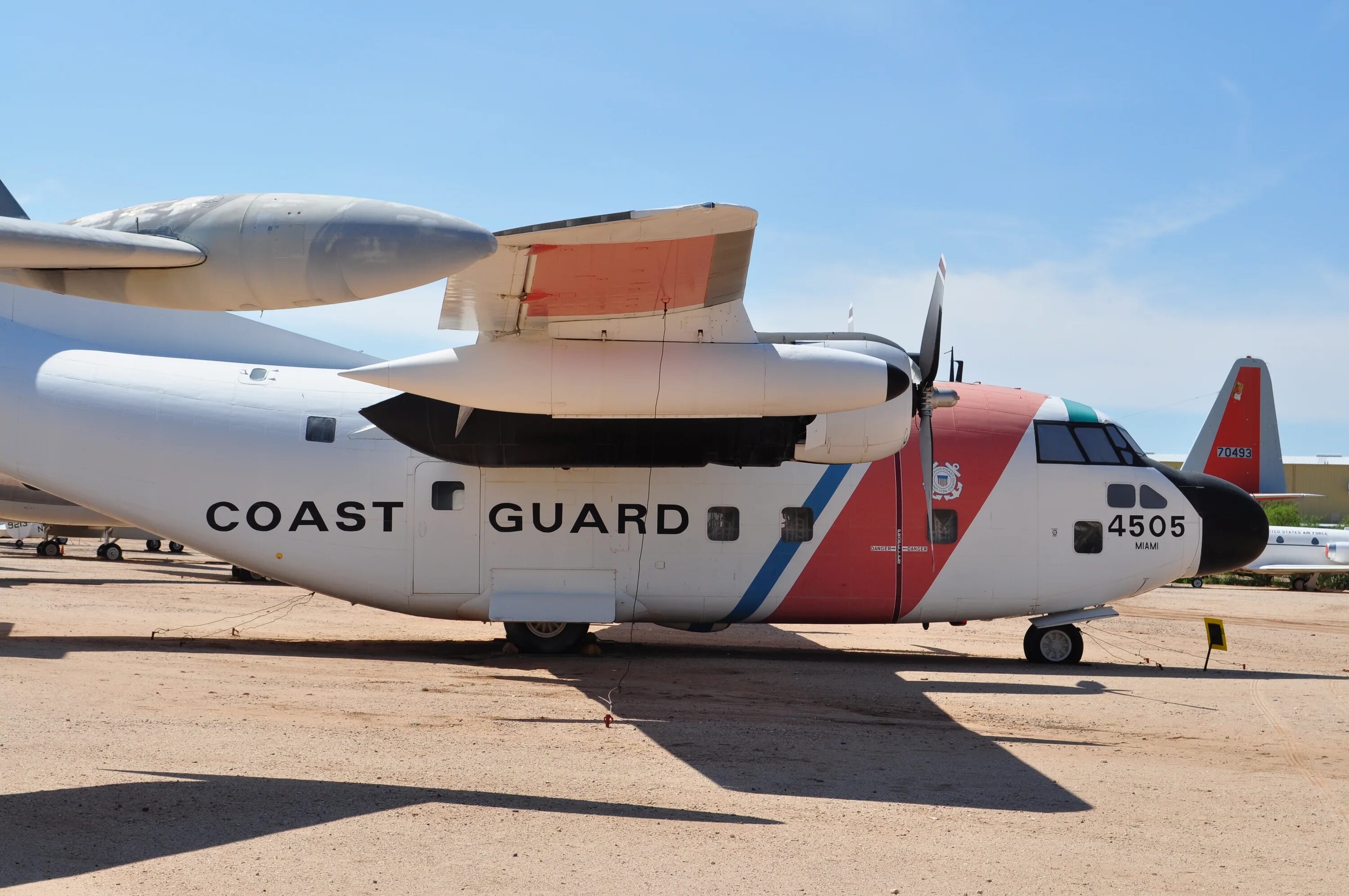 Provider c. C123 fairchild. fairchild c-123 us coast guard. fairchild c-123b provider. fairchild provider c123 чертеж.