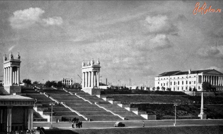 Площадь павших борцов царицын. Площадь павших борцов волгоград ссср. Царицын волгоград. Волгоград исторические фото. Царицын сталинград волгоград.