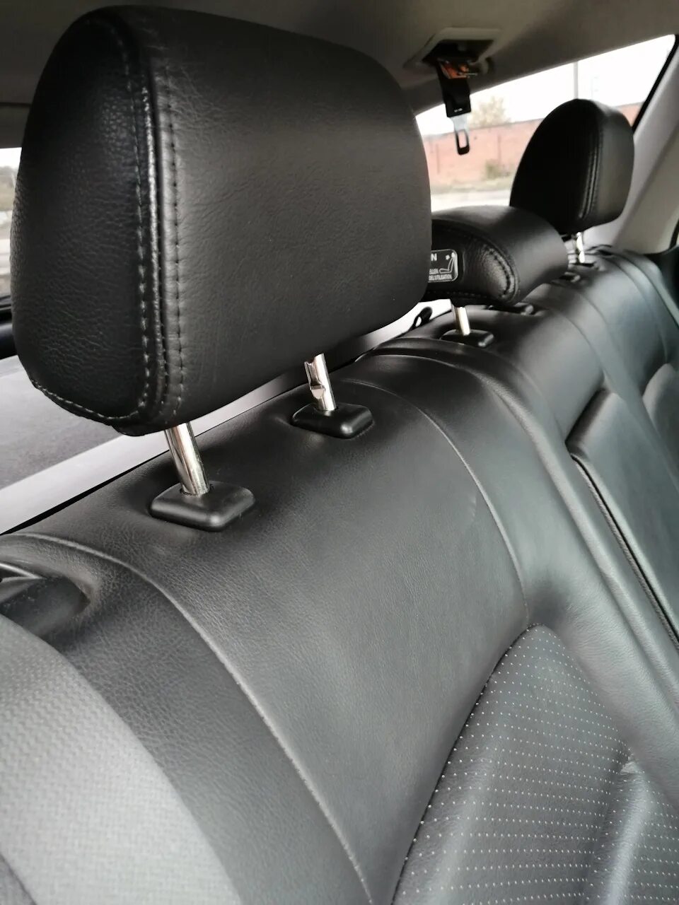 Купить Подголовник Nissan Bassara JU30 JNU30 JVU30 JHU30 JVNU30 во Владивостоке 